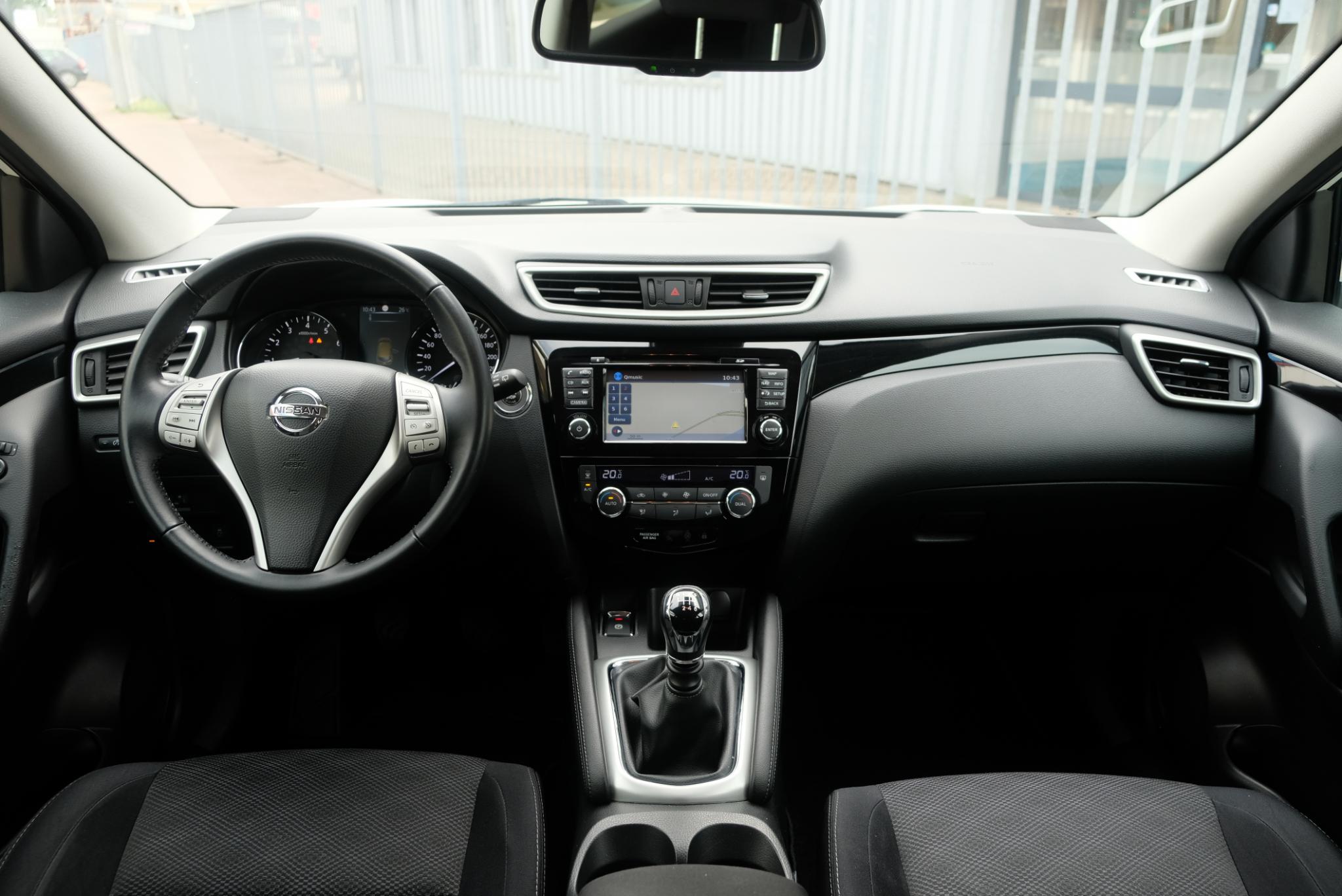 Nissan QASHQAI 1.2 DIG-T 115pk N-Connecta | Climate | 360° Camera | Navi | Panoramadak afbeelding 2