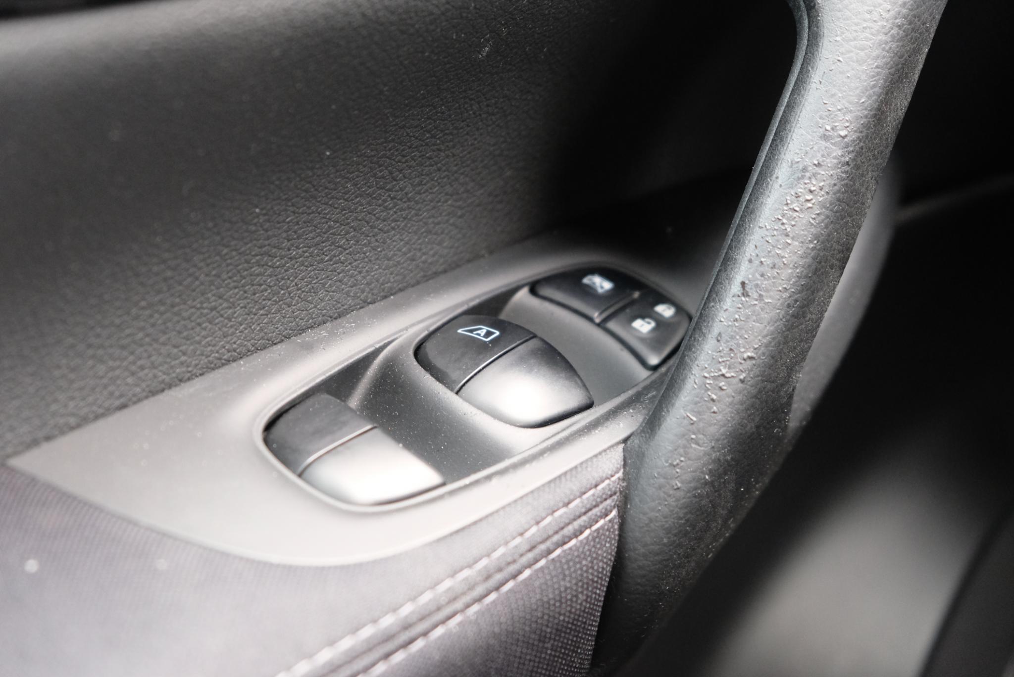 Nissan QASHQAI 1.2 DIG-T 115pk N-Connecta | Climate | 360° Camera | Navi | Panoramadak afbeelding 17