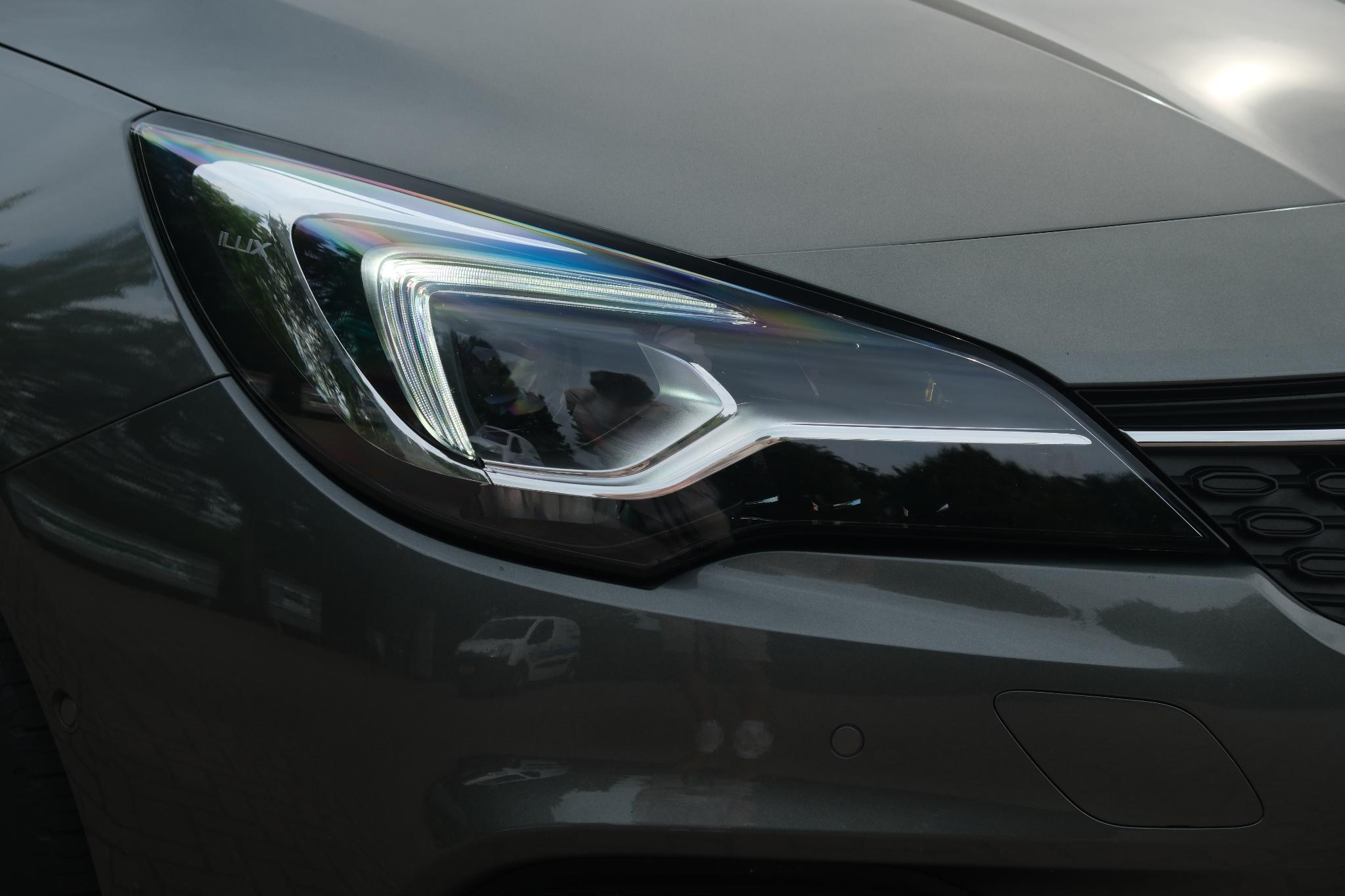 Opel Astra 1.2 Turbo 130pk 5-drs Elegance | Navi | App Connect | Climate | Cruise | Keyless | Camera | PDC | Trekhaak afbeelding 2