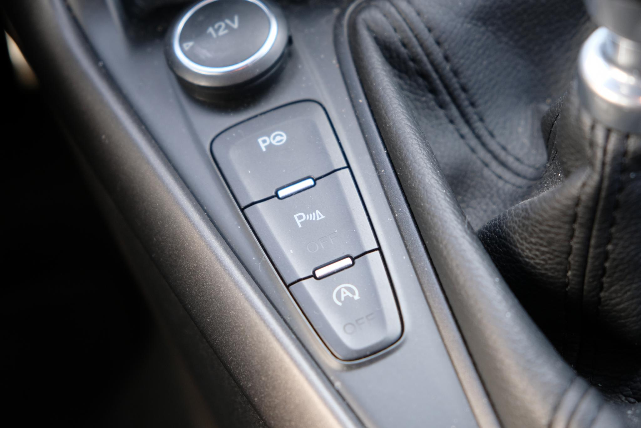 Ford Focus 1.0 EcoBoost 125pk ST-Line | Navi | 18" velgen | Parkassist | Climate | Cruise afbeelding 14