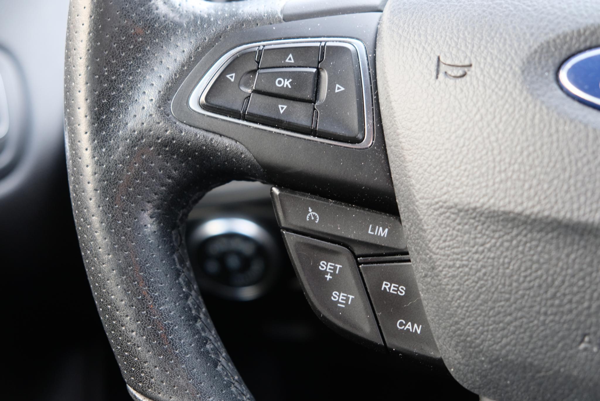Ford Focus 1.0 EcoBoost 125pk ST-Line | Navi | 18" velgen | Parkassist | Climate | Cruise afbeelding 15