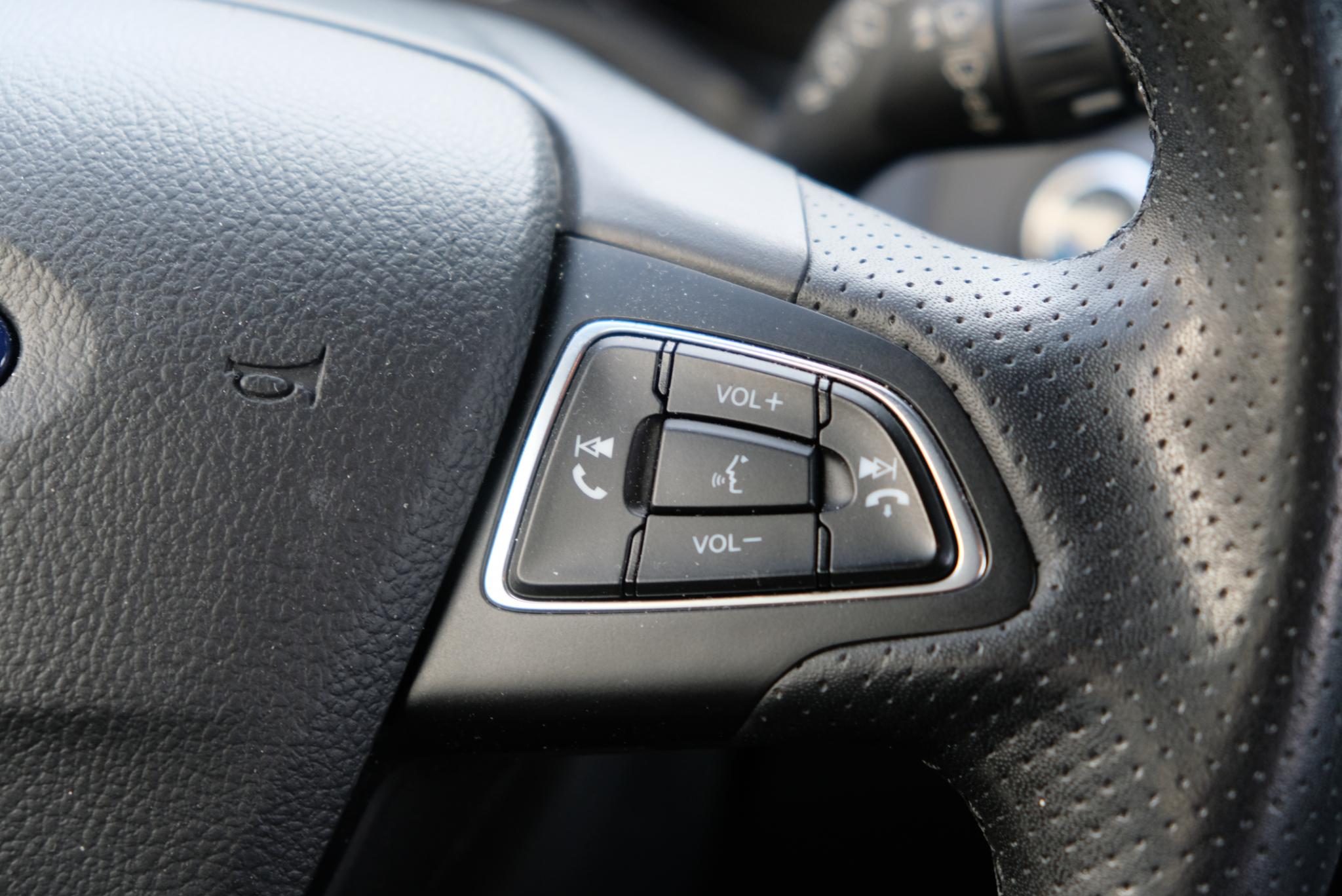 Ford Focus 1.0 EcoBoost 125pk ST-Line | Navi | 18" velgen | Parkassist | Climate | Cruise afbeelding 16