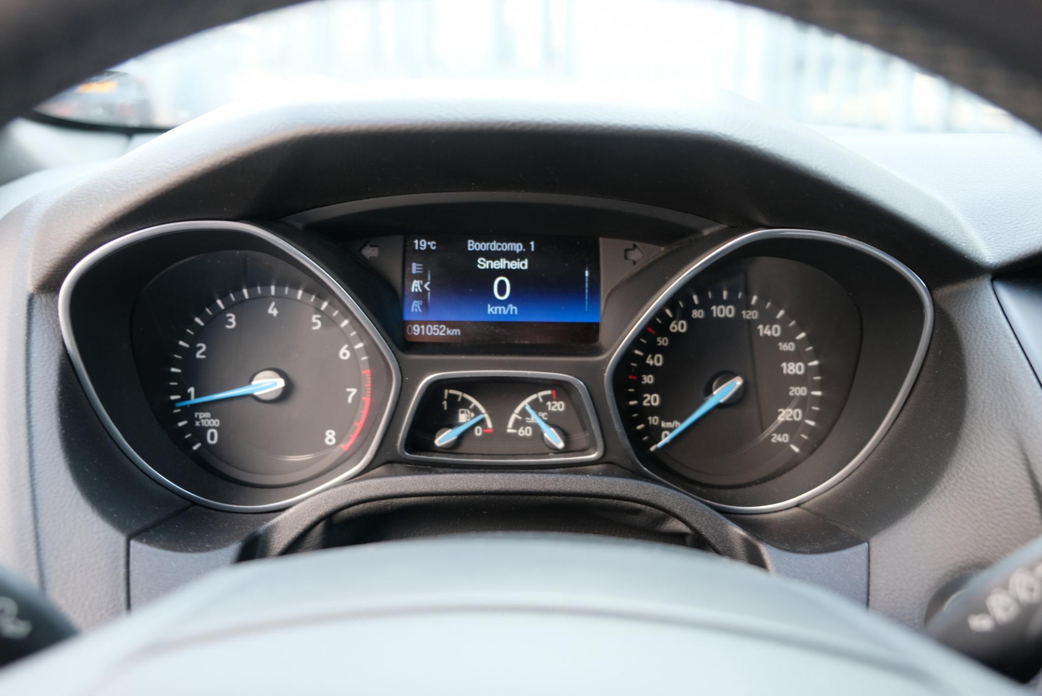 Ford Focus 1.0 EcoBoost 125pk ST-Line | Navi | 18" velgen | Parkassist | Climate | Cruise afbeelding 19