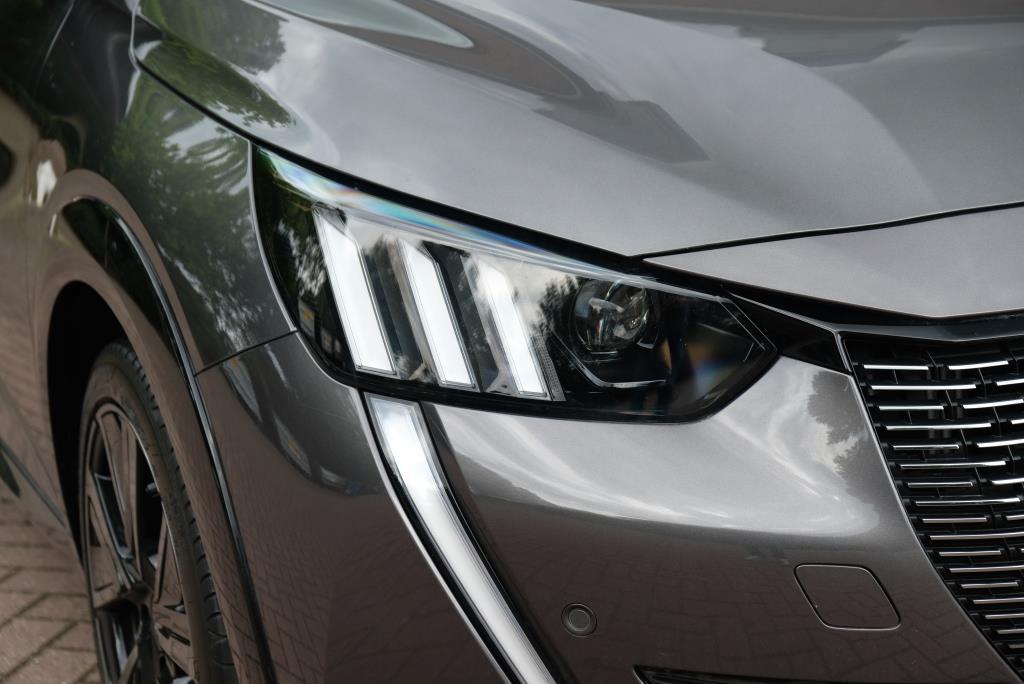 Peugeot 208 1.2 PureTech 100pk GT | Navi | App Connect | Adaptive Cruise | Full LED | Camera | 17" velgen afbeelding 2