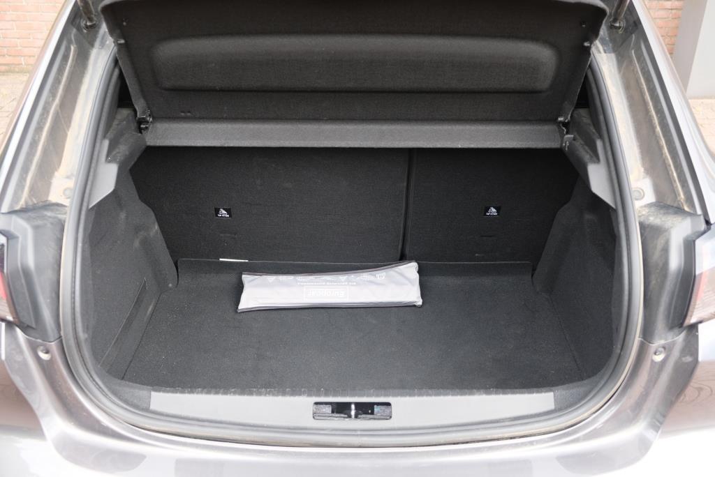 Peugeot 208 1.2 PureTech 100pk GT | Navi | App Connect | Adaptive Cruise | Full LED | Camera | 17" velgen afbeelding 27