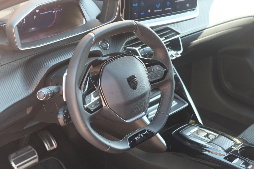 Peugeot 208 1.2 Hybrid 145pk e-DCS6 GT | App Connect | Climate | Adaptive Cruise | Keyless | Camera | Blind Spot | PDC afbeelding 7