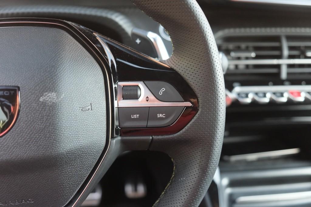 Peugeot 208 1.2 Hybrid 145pk e-DCS6 GT | App Connect | Climate | Adaptive Cruise | Keyless | Camera | Blind Spot | PDC afbeelding 9