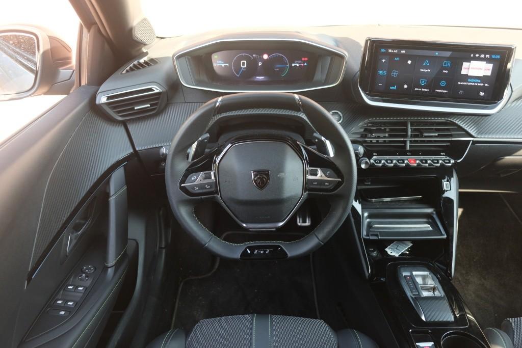 Peugeot 208 1.2 Hybrid 145pk e-DCS6 GT | App Connect | Climate | Adaptive Cruise | Keyless | Camera | Blind Spot | PDC afbeelding 14