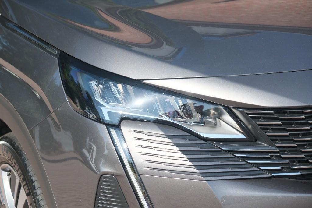 Peugeot 3008 1.2 Hybrid 145pk e-DCS6 Allure Pack Business | Navi | App Connect | Cruise | Climate | Keyless | Camera | Elektrische Achterklep afbeelding 2