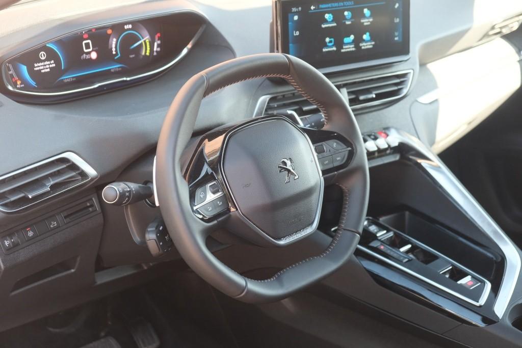 Peugeot 3008 1.2 Hybrid 145pk e-DCS6 Allure Pack Business | Navi | App Connect | Cruise | Climate | Keyless | Camera | Elektrische Achterklep afbeelding 8