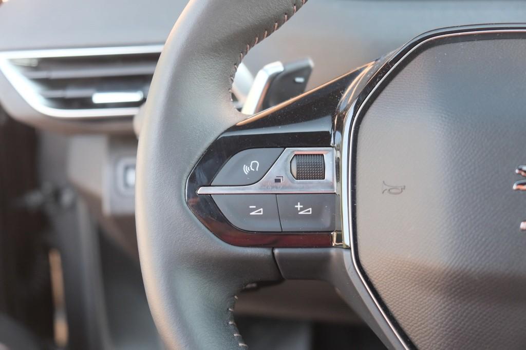 Peugeot 3008 1.2 Hybrid 145pk e-DCS6 Allure Pack Business | Navi | App Connect | Cruise | Climate | Keyless | Camera | Elektrische Achterklep afbeelding 9