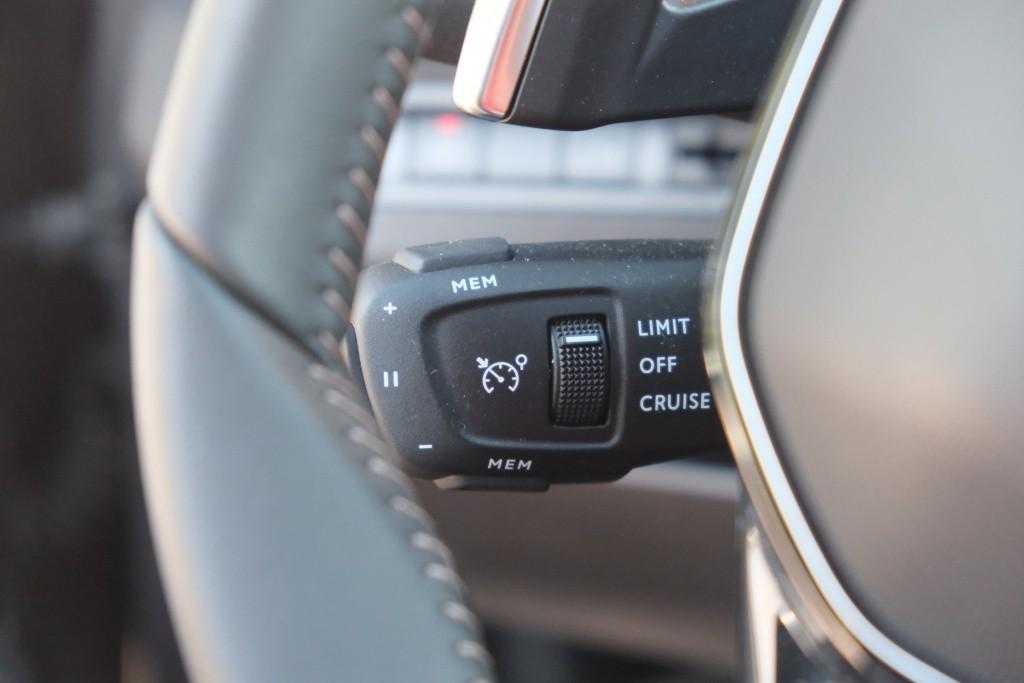 Peugeot 3008 1.2 Hybrid 145pk e-DCS6 Allure Pack Business | Navi | App Connect | Cruise | Climate | Keyless | Camera | Elektrische Achterklep afbeelding 11