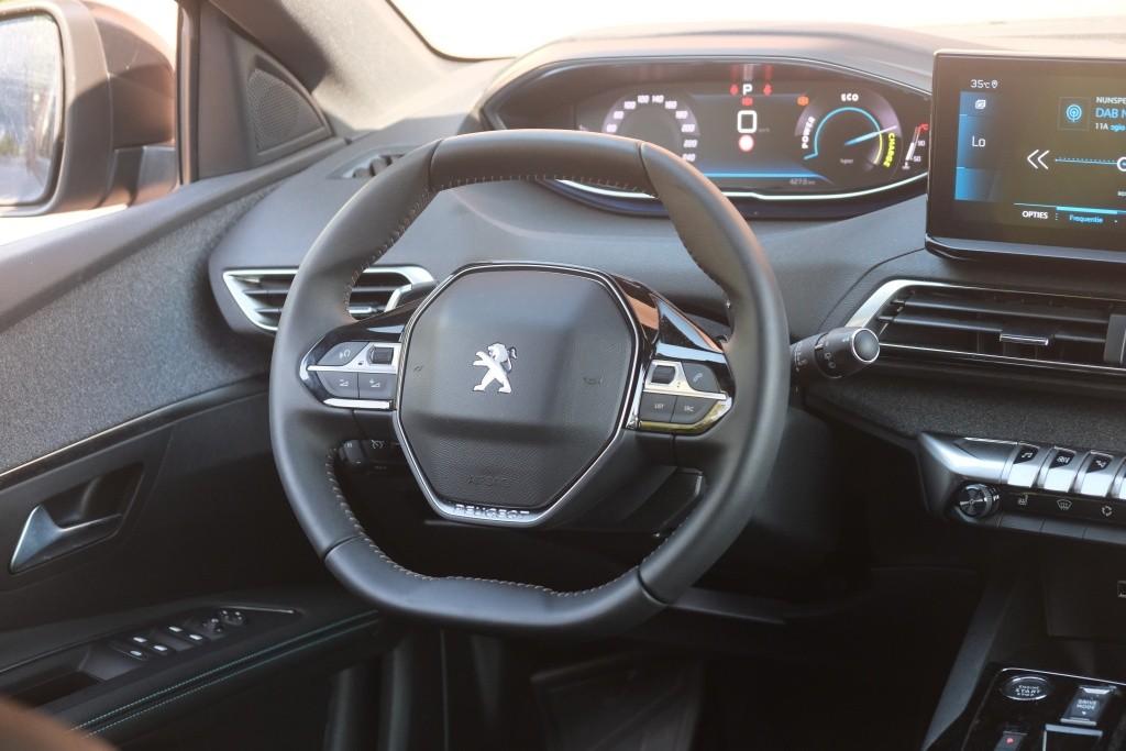 Peugeot 3008 1.2 Hybrid 145pk e-DCS6 Allure Pack Business | Navi | App Connect | Cruise | Climate | Keyless | Camera | Elektrische Achterklep afbeelding 13