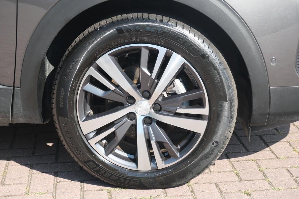 Peugeot 3008 1.2 Hybrid 145pk e-DCS6 Allure Pack Business | Navi | App Connect | Cruise | Climate | Keyless | Camera | Elektrische Achterklep afbeelding 28
