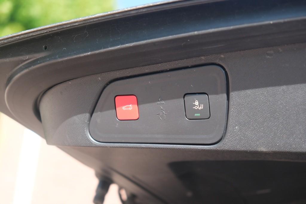 Peugeot 3008 1.2 Hybrid 145pk e-DCS6 Allure Pack Business | Navi | App Connect | Cruise | Climate | Keyless | Camera | Elektrische Achterklep afbeelding 32