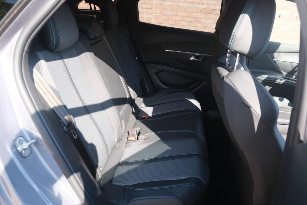 Peugeot 3008 1.6 Plug-in HYbrid 180pk EAT8 Allure Pack Business | Navi | App Connect | Adaptive Cruise | Climate | Keyless | Camera | Blind Spot afbeelding 3