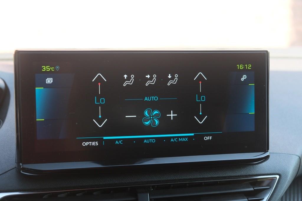 Peugeot 3008 1.6 Plug-in HYbrid 180pk EAT8 Allure Pack Business | Navi | App Connect | Adaptive Cruise | Climate | Keyless | Camera | Blind Spot afbeelding 18
