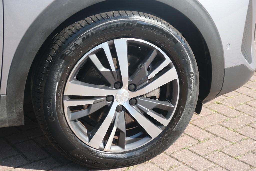 Peugeot 3008 1.6 Plug-in HYbrid 180pk EAT8 Allure Pack Business | Navi | App Connect | Adaptive Cruise | Climate | Keyless | Camera | Blind Spot afbeelding 25