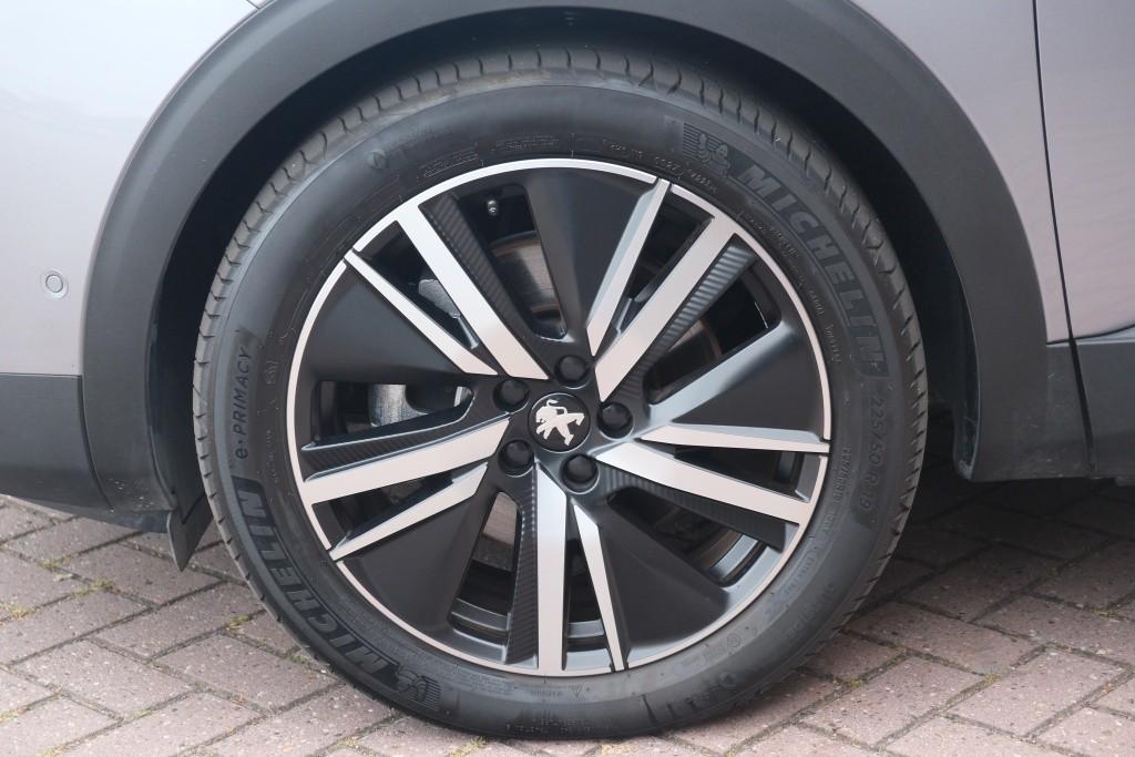 Peugeot 3008 1.6 Plug-in HYbrid 180pk EAT8 Allure Pack Business | Navi | App Connect | Adaptive Cruise | Climate | Keyless | Camera | Blind Spot afbeelding 27