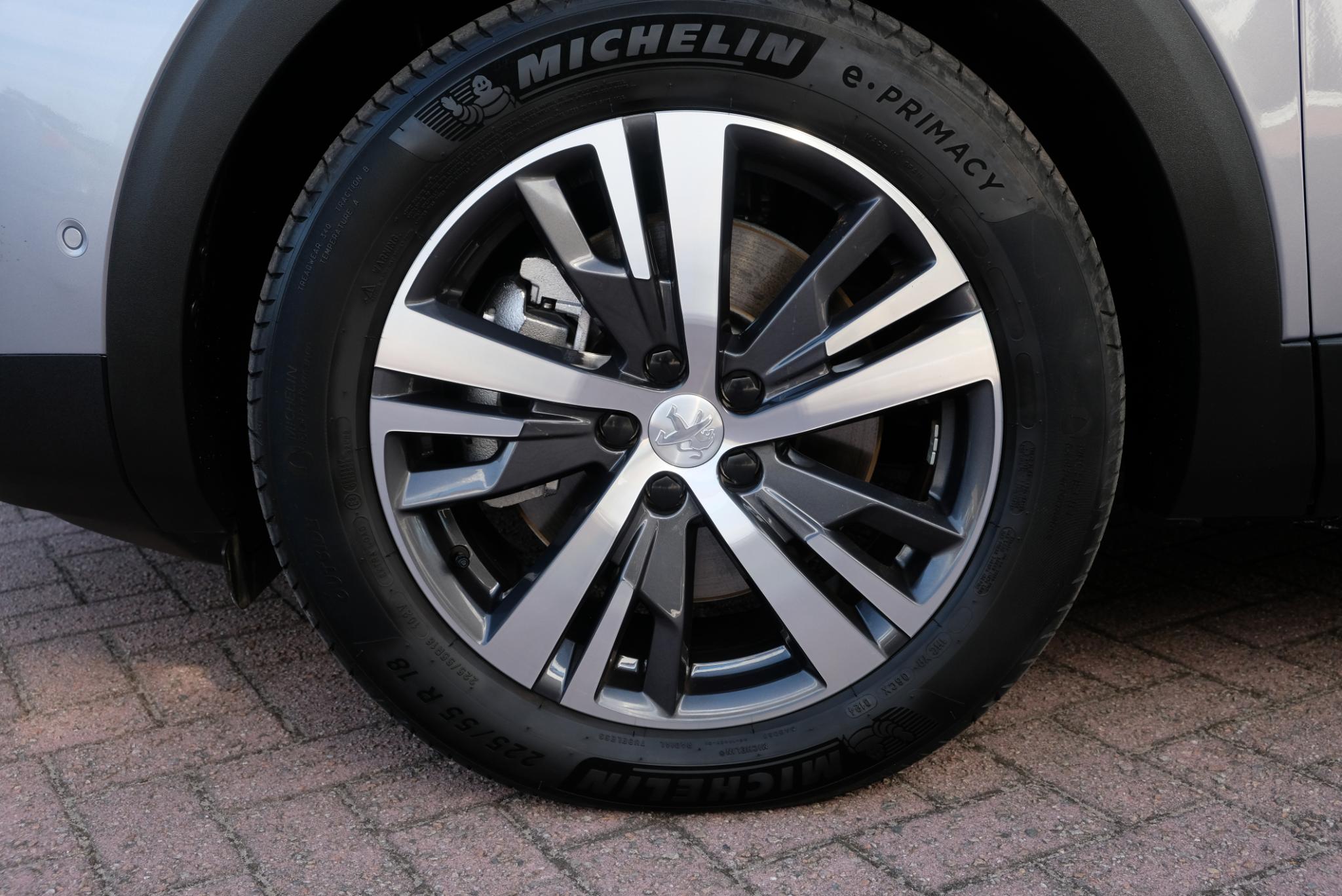 Peugeot 3008 1.6 Plug-in HYbrid 180pk EAT8 Allure Pack Business | Navi | App Connect | Adaptive Cruise | Climate | Keyless | Camera | Blind Spot afbeelding 22