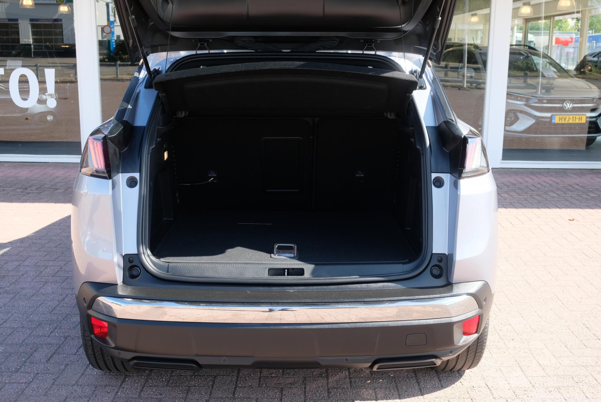 Peugeot 3008 1.6 Plug-in HYbrid 180pk EAT8 Allure Pack Business | Navi | App Connect | Adaptive Cruise | Climate | Keyless | Camera | Blind Spot afbeelding 26