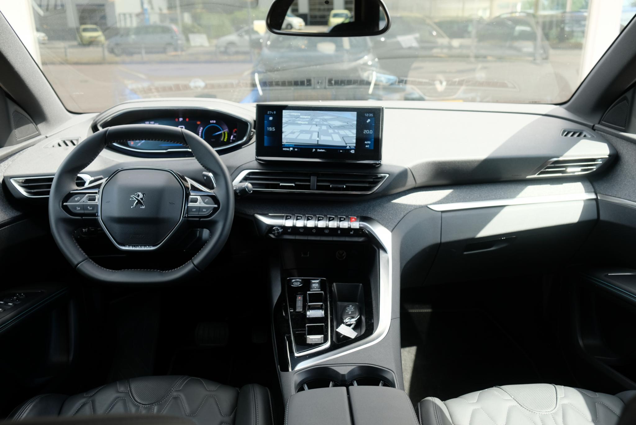 Peugeot 3008 1.2 Hybrid 145pk e-DCS6 Allure Pack Business | Navi | App Connect | Cruise | Climate | Keyless | Camera | Elektrische Achterklep afbeelding 2