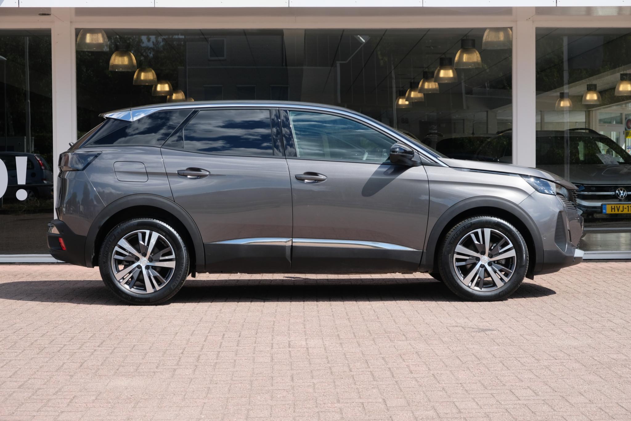 Peugeot 3008 1.2 Hybrid 145pk e-DCS6 Allure Pack Business | Navi | App Connect | Cruise | Climate | Keyless | Camera | Elektrische Achterklep afbeelding 4