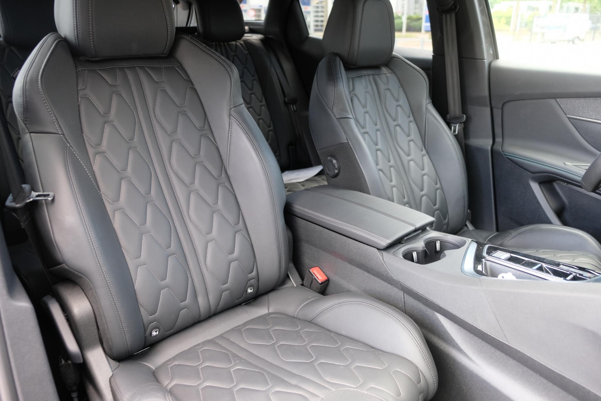 Peugeot 3008 1.2 Hybrid 145pk e-DCS6 Allure Pack Business | Navi | App Connect | Cruise | Climate | Keyless | Camera | Elektrische Achterklep afbeelding 9