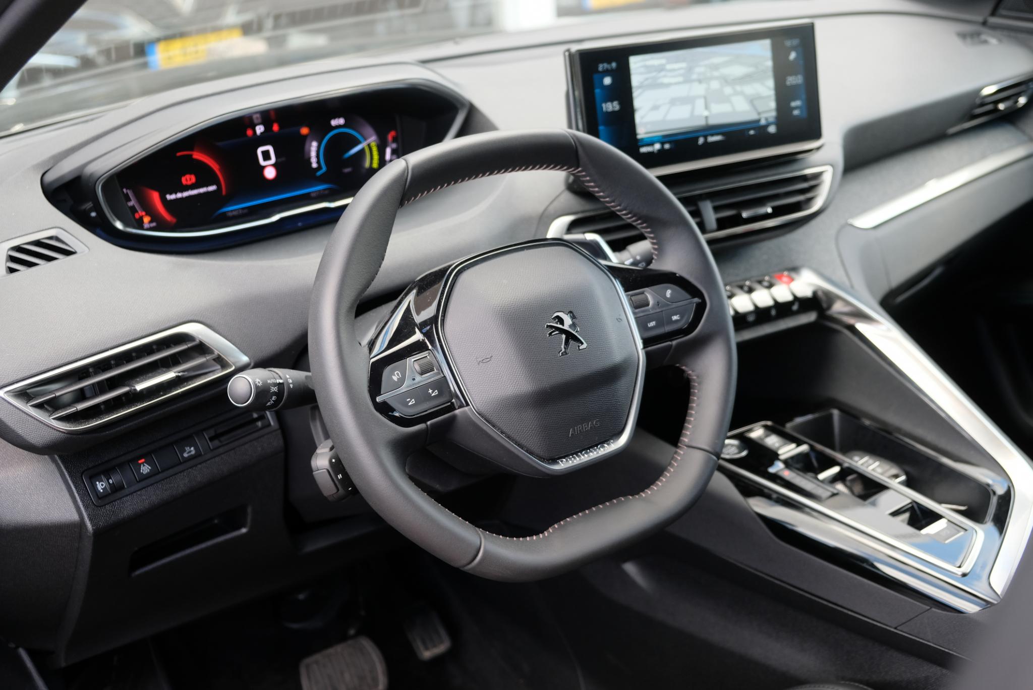 Peugeot 3008 1.2 Hybrid 145pk e-DCS6 Allure Pack Business | Navi | App Connect | Cruise | Climate | Keyless | Camera | Elektrische Achterklep afbeelding 22