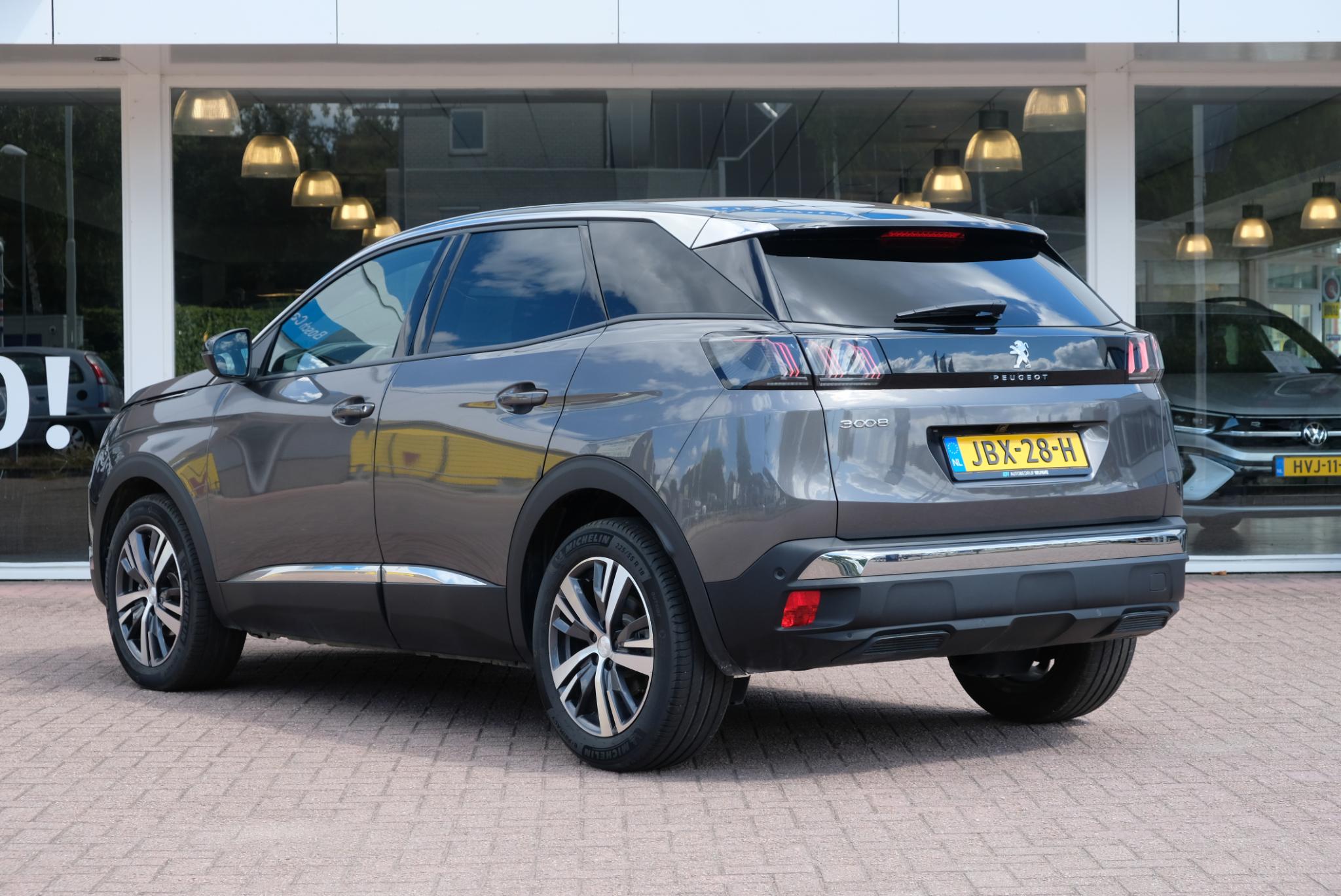 Peugeot 3008 1.2 Hybrid 145pk e-DCS6 Allure Pack Business | Navi | App Connect | Cruise | Climate | Keyless | Camera | Elektrische Achterklep afbeelding 27