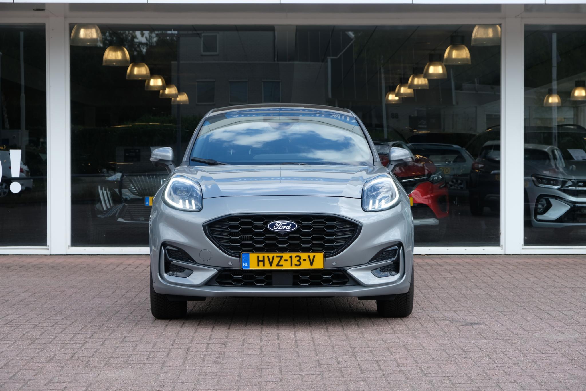 Ford Puma 1.0 EcoBoost Hybrid 125pk Aut. ST-Line | Nieuw Model ! | Navi | Climate | Adaptive Cruise | Camera | Panoramadak | Elektrische Achterklep | Trekhaak | Winter Pakket afbeelding 3