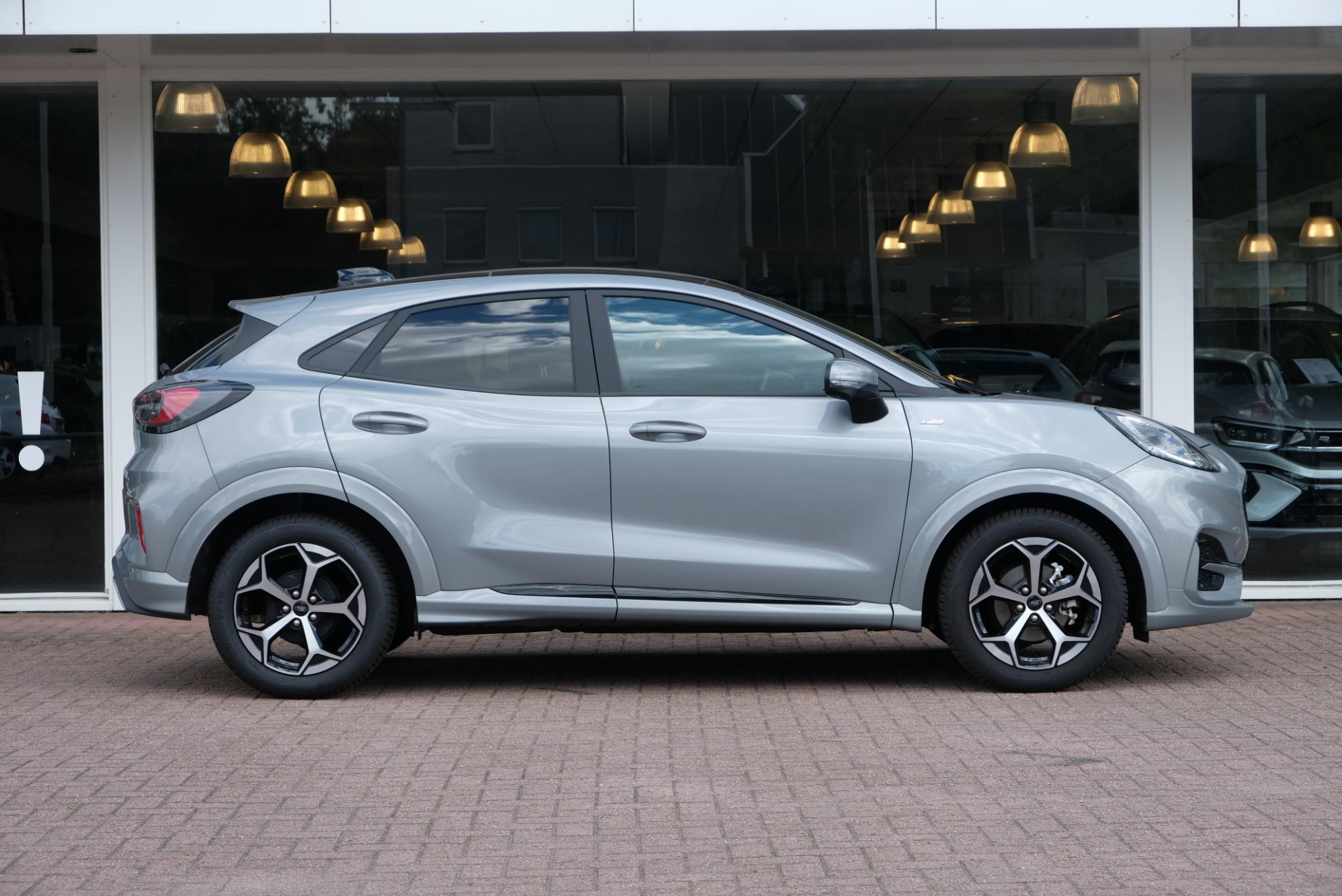 Ford Puma 1.0 EcoBoost Hybrid 125pk Aut. ST-Line | Nieuw Model ! | Navi | Climate | Adaptive Cruise | Camera | Panoramadak | Elektrische Achterklep | Trekhaak | Winter Pakket afbeelding 4