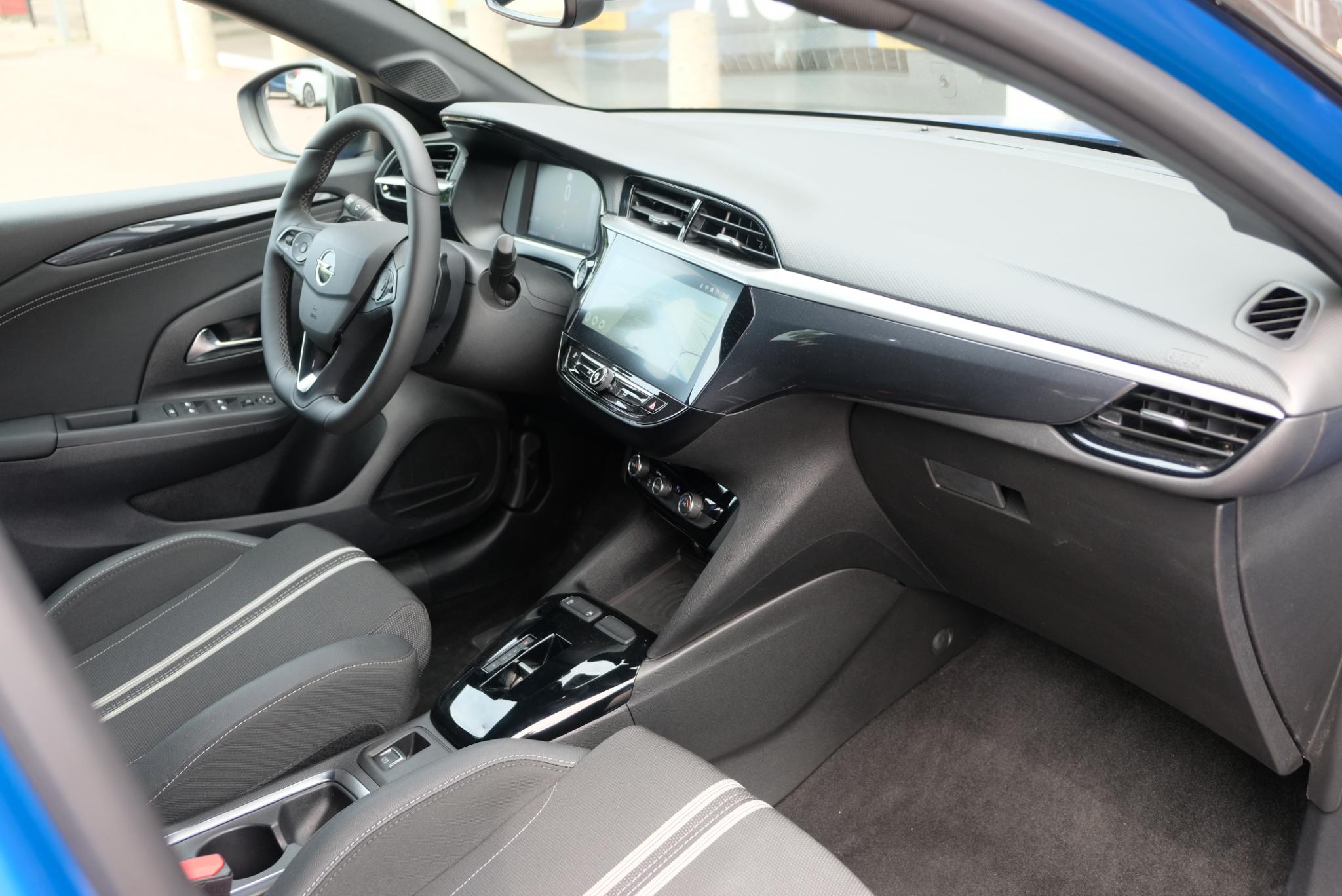 Opel Corsa 1.2 Turbo 130pk EAT8 GS | Navi | App Connect | Climate | Full LED | Panoramadak | Camera | Blind Spot | Winter Pakket afbeelding 8