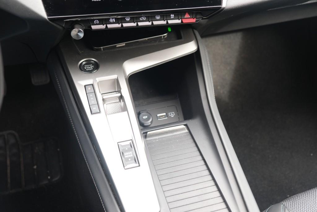 Peugeot 308 1.2 PureTech 130pk EAT8 Allure | Navi | Climate | Adaptive Cruise | Full LED | 360° Camera | Keyless | PDC afbeelding 19
