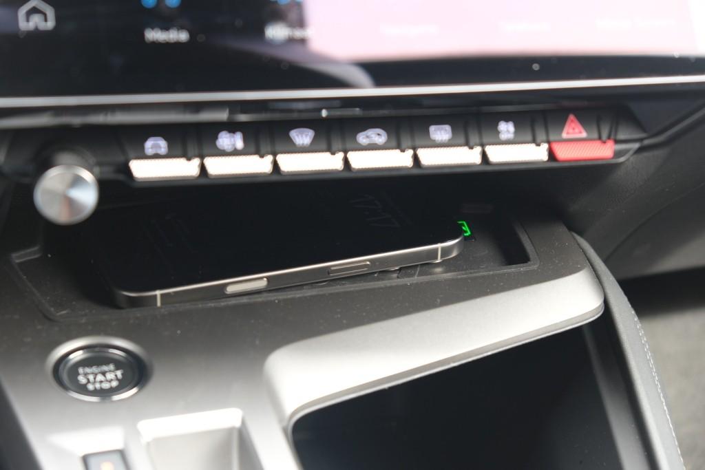 Peugeot 308 1.2 PureTech 130pk EAT8 Allure | Navi | Climate | Adaptive Cruise | Full LED | 360° Camera | Keyless | PDC afbeelding 20