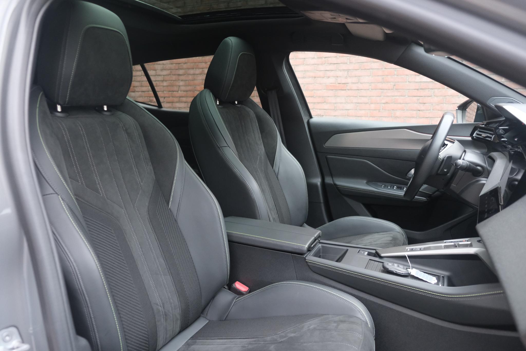 Peugeot 408 1.6 plug-in HYbrid 180pk EAT8 GT | Navi | Adaptive Cruise | Panoramadak | Keyless | 360° Camera | Matrix LED | Elektrische Achterklep | Blind Spot afbeelding 4