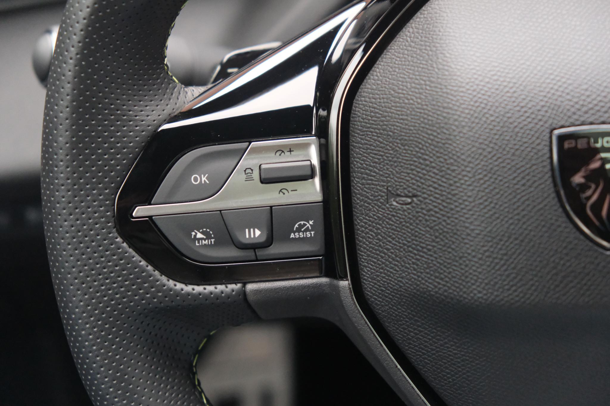 Peugeot 408 1.6 plug-in HYbrid 180pk EAT8 GT | Navi | Adaptive Cruise | Panoramadak | Keyless | 360° Camera | Matrix LED | Elektrische Achterklep | Blind Spot afbeelding 11