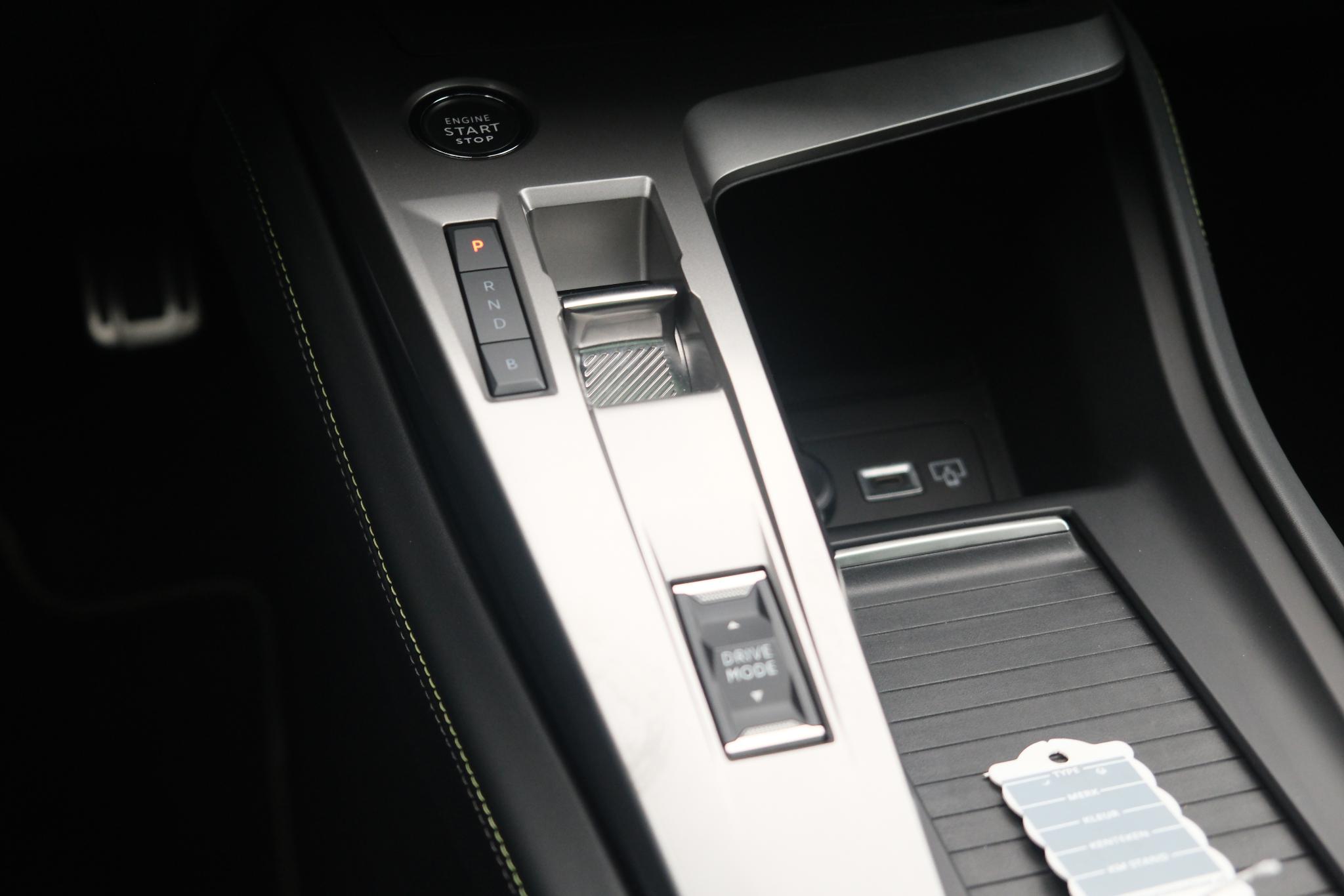 Peugeot 408 1.6 plug-in HYbrid 180pk EAT8 GT | Navi | Adaptive Cruise | Panoramadak | Keyless | 360° Camera | Matrix LED | Elektrische Achterklep | Blind Spot afbeelding 21