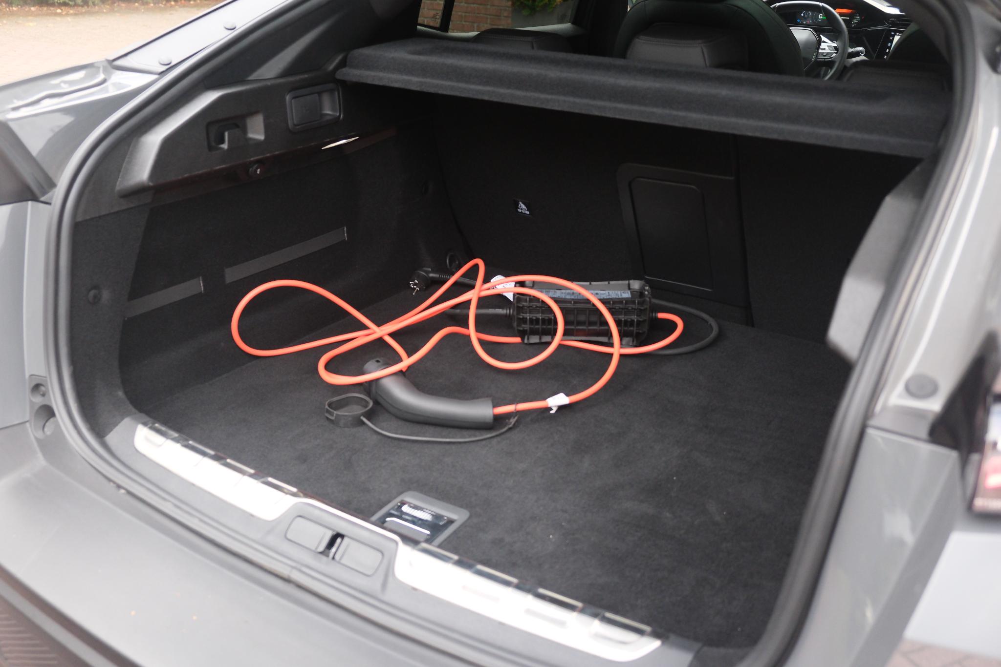 Peugeot 408 1.6 plug-in HYbrid 180pk EAT8 GT | Navi | Adaptive Cruise | Panoramadak | Keyless | 360° Camera | Matrix LED | Elektrische Achterklep | Blind Spot afbeelding 28