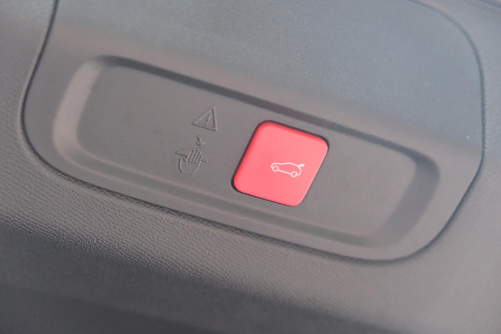 Peugeot 408 1.6 plug-in HYbrid 180pk EAT8 GT | Navi | Adaptive Cruise | Panoramadak | Keyless | 360° Camera | Matrix LED | Elektrische Achterklep | Blind Spot afbeelding 29