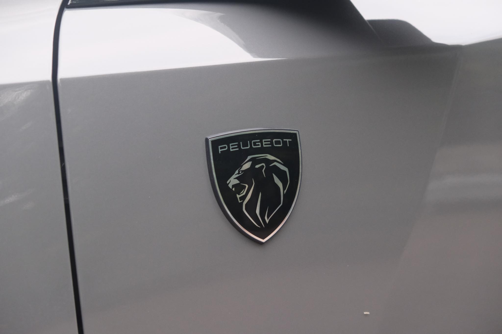 Peugeot 408 1.6 plug-in HYbrid 180pk EAT8 GT | Navi | Adaptive Cruise | Panoramadak | Keyless | 360° Camera | Matrix LED | Elektrische Achterklep | Blind Spot afbeelding 31