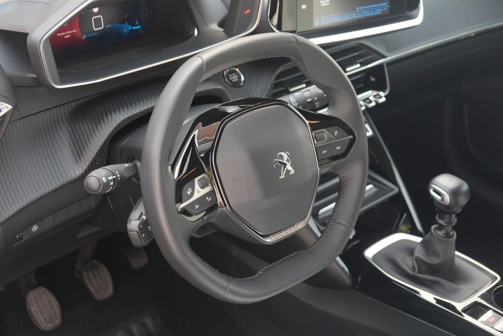 Peugeot 208 1.2 PureTech 100pk Allure Pack | App Connect | Climate | Adaptive Cruise | Camera | Keyless | PDC afbeelding 8