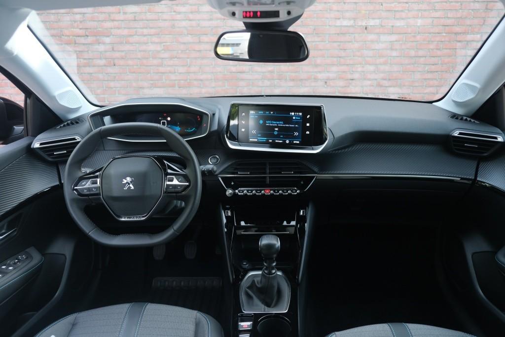 Peugeot 208 1.2 PureTech 100pk Allure Pack | App Connect | Climate | Adaptive Cruise | Camera | Keyless | PDC afbeelding 7