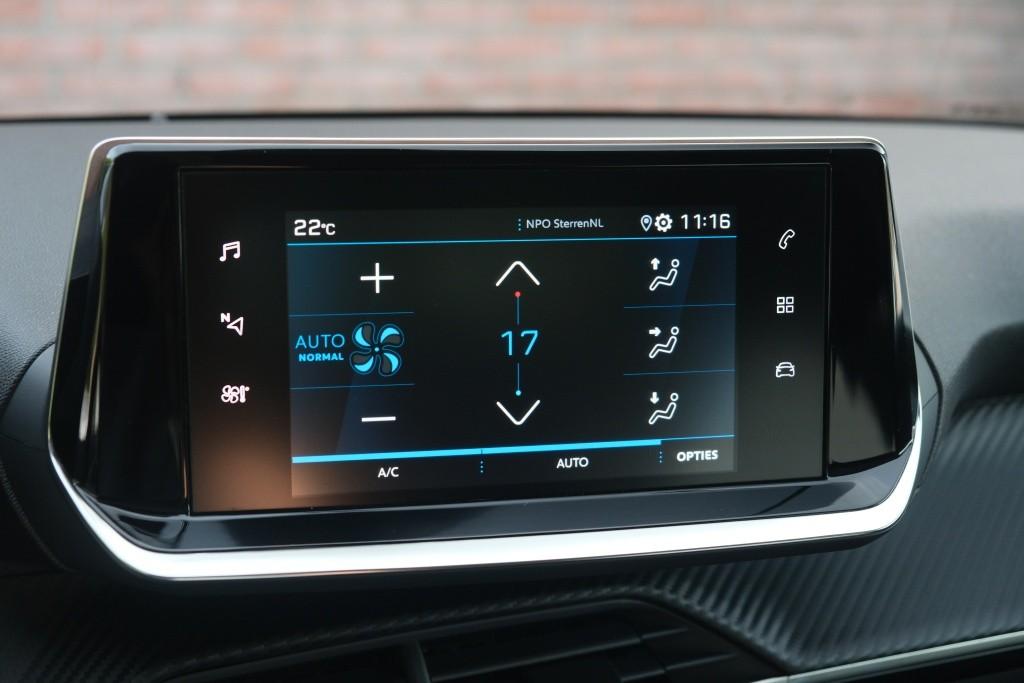 Peugeot 208 1.2 PureTech 100pk Allure Pack | App Connect | Climate | Adaptive Cruise | Camera | Keyless | PDC afbeelding 18