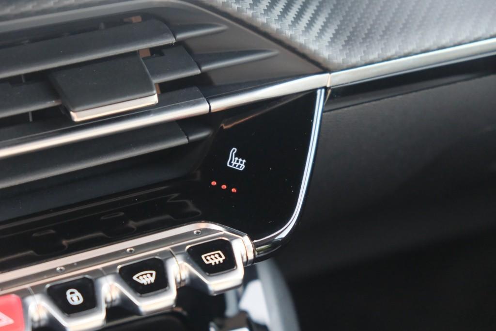 Peugeot 208 1.2 PureTech 100pk Allure Pack | App Connect | Climate | Adaptive Cruise | Camera | Keyless | PDC afbeelding 22