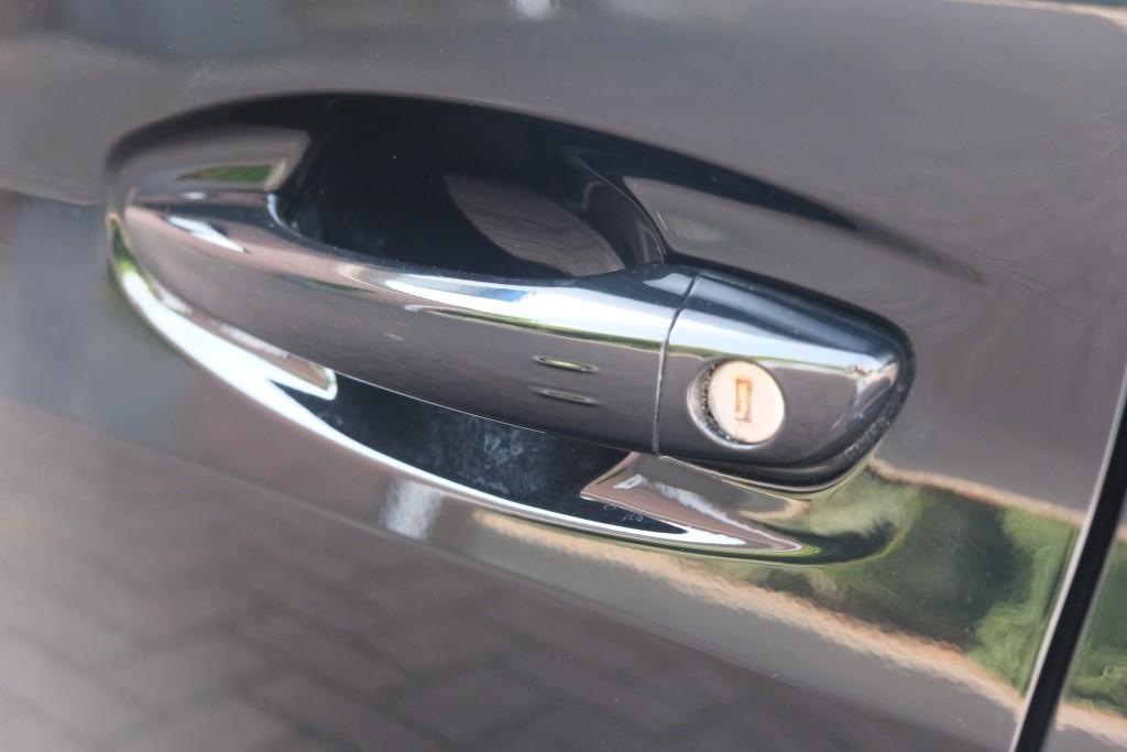 Peugeot 208 1.2 PureTech 100pk Allure Pack | App Connect | Climate | Adaptive Cruise | Camera | Keyless | PDC afbeelding 26