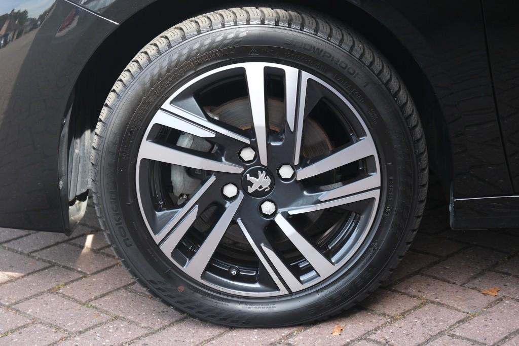Peugeot 208 1.2 PureTech 100pk Allure Pack | App Connect | Climate | Adaptive Cruise | Camera | Keyless | PDC afbeelding 27