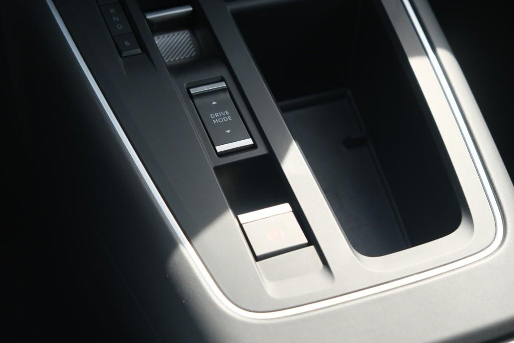 Citroën C5 Aircross 1.6 Plug-in Hybrid 225pk EAT8 Shine | Navi | App Connect | Climate | Adaptive Cruise | Camera | Keyless | PDC afbeelding 24