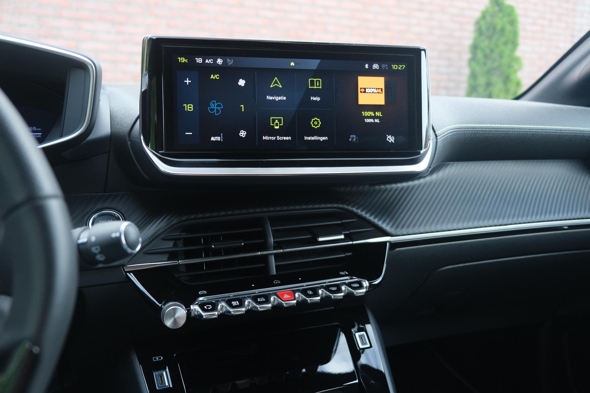 Peugeot 208 1.2 Hybrid 145pk e-DCS6 GT | Navi | App Connect | Climate | Adaptive Cruise | Keyless | Camera | Blind Spot | PDC afbeelding 13