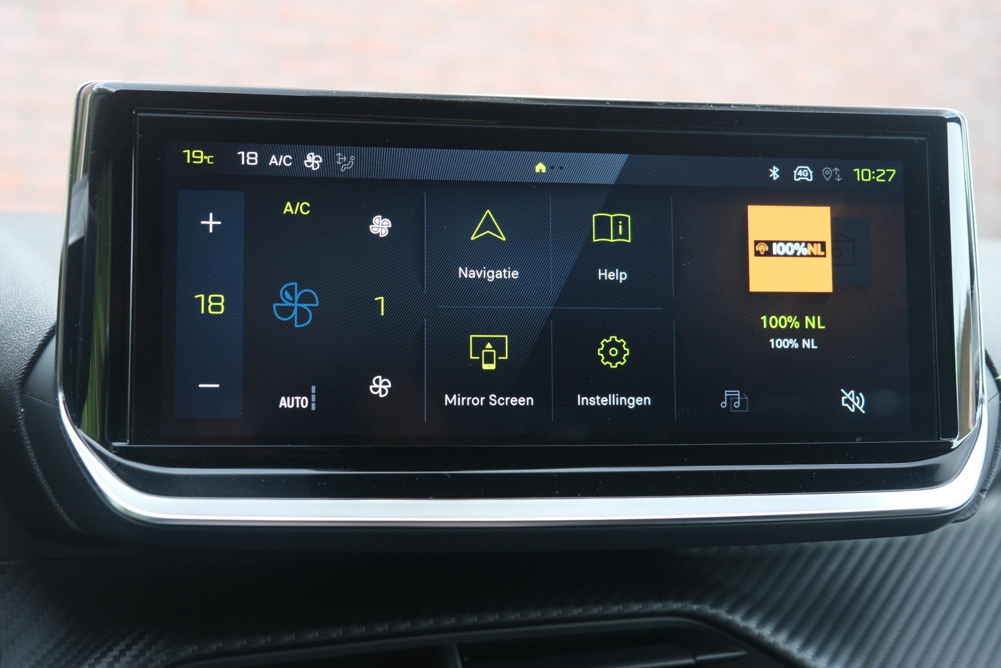 Peugeot 208 1.2 Hybrid 145pk e-DCS6 GT | Navi | App Connect | Climate | Adaptive Cruise | Keyless | Camera | Blind Spot | PDC afbeelding 14